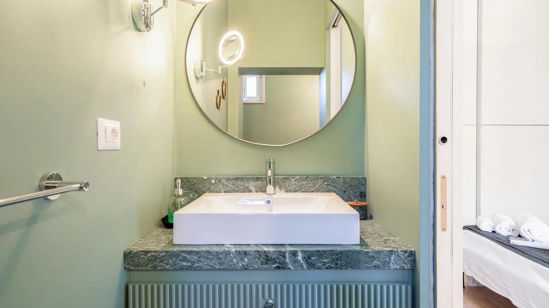 Luxury Stay Experience In Bari 0*,  Italy